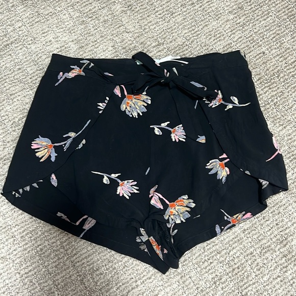 UO Kimchi Blue Shorts - Picture 2 of 12